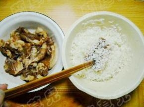 猪肉片裹满糯米。