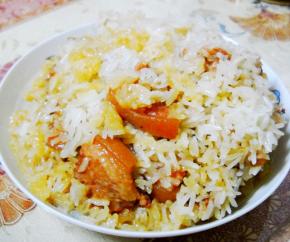 蒸熟的腐乳肉味道香浓，肉酥味美。