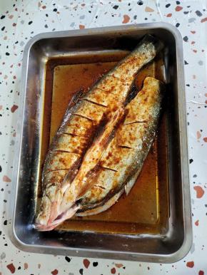 全身涂抹均匀，腌制10分钟！