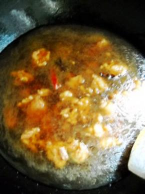 加入适量凉水；大火烧开，小火焖煮1小时。