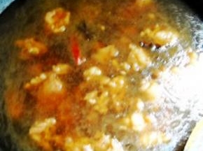加入适量凉水；大火烧开，小火焖煮1小时。
