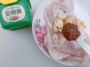 加入1勺六月香葱伴侣豆瓣酱