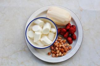 准备好所有食材。