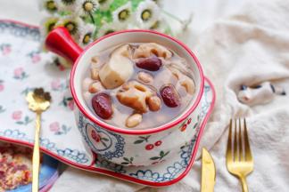 喜欢甜口的可以放冰糖， 喜欢咸的可以放点儿盐哦~