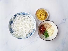 准备好所有食材。