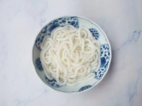 捞出放入碗中，