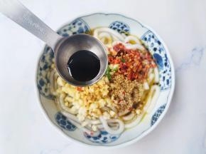 加半勺老抽，