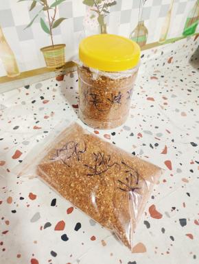 我做了满满一大罐＋一大袋烧烤料，可以吃很久了！