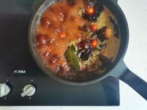 大火煮开，小火炖15分钟，关火焖2小时就可以啦。