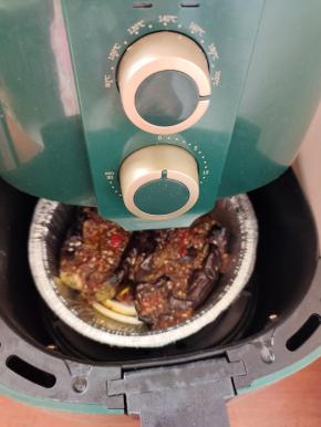 放入空气炸锅里，180度再烤5分钟！