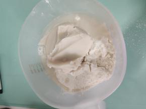 酥油皮:普通面粉300克，白糖60克，猪油100克，清水70克！