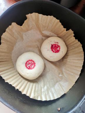 还剩两个，烤盘放不下了，用空气炸锅烤的！