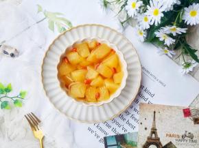 蒸出来的苹果酸甜软糯，易于消化，不给肠胃增加负担，超好吃。
