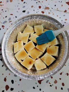 均匀的刷一层料汁儿！