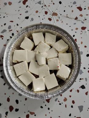 把豆腐错落开再铺上去！