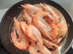 捞出来控干水分！