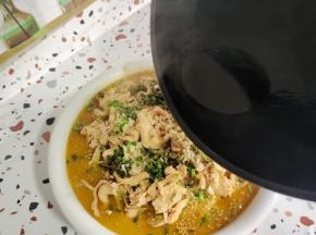 淋上热油即可食用！