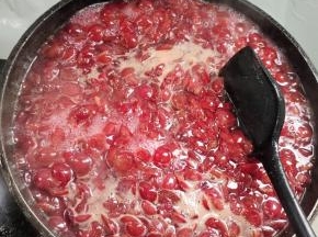 记得要边煮边不停的搅拌哦！