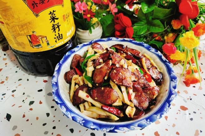竹笋炒熏腊肠