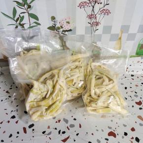 放入冰箱冷藏保存！可以保存几个月一直都是鲜嫩的状态哦！