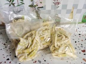 放入冰箱冷藏保存！可以保存几个月一直都是鲜嫩的状态哦！