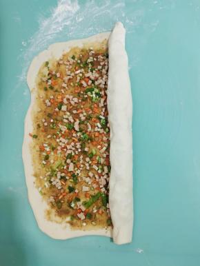 从一头卷起来！