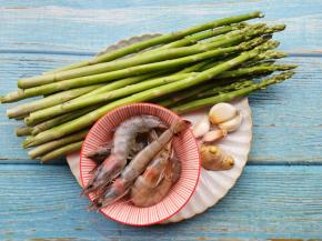 准备好所有食材。