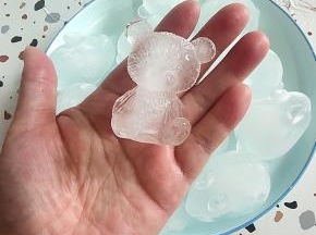 这是小熊模具做的冰块！