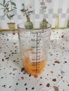 再放入3个可爱的小兔子冰块！