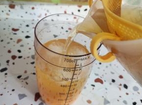 最后倒入茉莉花茶！