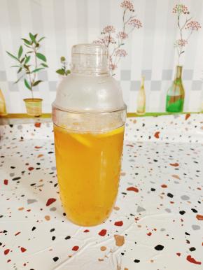 盖上盖子，使劲儿摇晃几下！