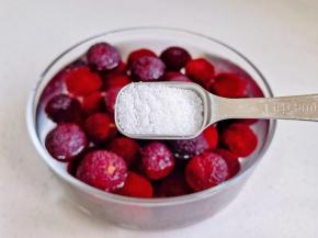 加盐泡15分钟，冲洗后沥干。