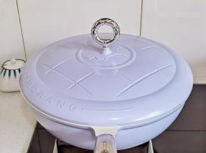 盖上盖子小火煮融化。