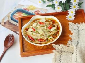 放冰箱静置2小时即可。