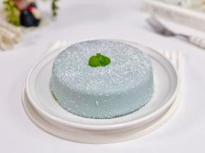 倒扣盘中，撒上椰蓉。