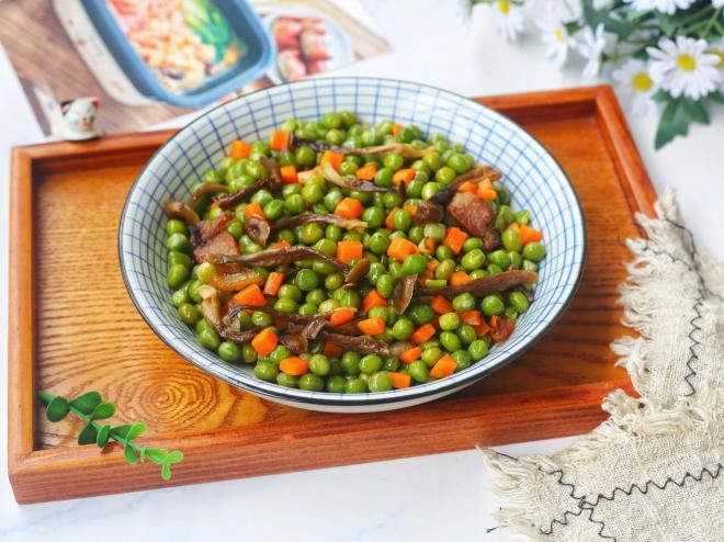 豌豆炒鹿茸菇