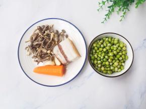 准备好所有食材。