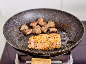 煎至自己喜欢的成熟度即可。