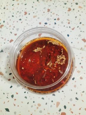 装入干净无水的容器里！