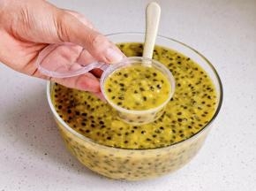 分装盒子装八分满。