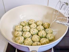 加入少许清水。