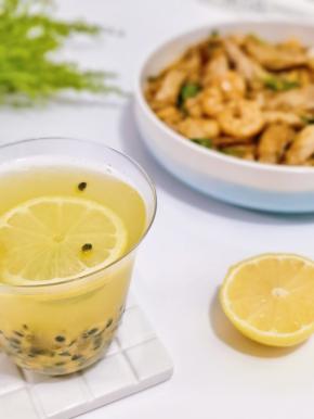 再来一杯百香果冰饮～