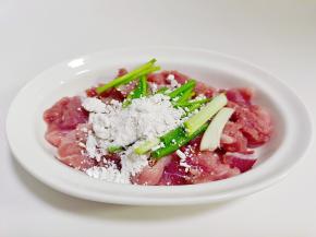 红薯粉加上一勺。