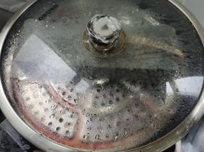 水烧开以后，转小火！煮上30分钟的时间就可以了！