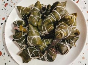 捞出控干水分就可以开吃了！