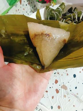 打开一个看一下，变成了这样透明的颜色！