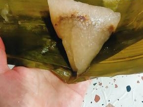 打开一个看一下，变成了这样透明的颜色！