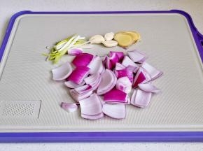 葱姜蒜切好