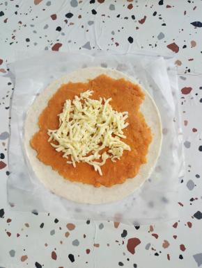 放入提前解冻的芝士碎！