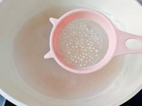 煮了大约15分钟，西米还有一点点硬心